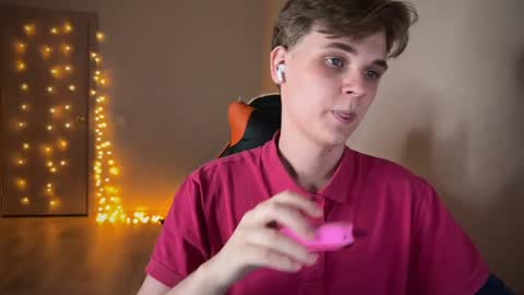 Snapshot of lucas_dany chatting on 01-22-25, 12:27 Lucas Gill online show from 01-22-25, 12:27