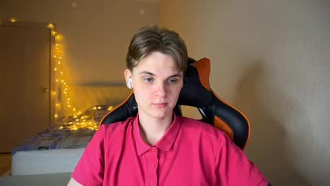 Snapshot of lucas_dany chatting on 02-14-25, 01:45 Lucas Gill online show from 02-14-25, 01:45