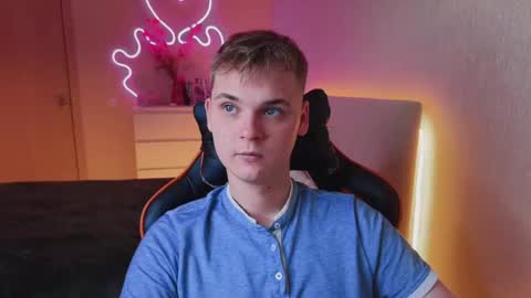 Snapshot of lucas_dany chatting on 09-10-25, 02:44 Lucas Gill online show from 09-10-25, 02:44