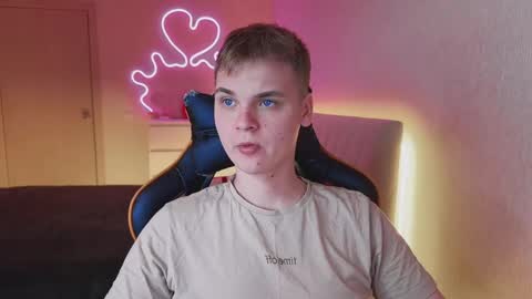 Snapshot of lucas_dany chatting on 09-17-25, 02:46 Lucas Gill online show from 09-17-25, 02:46