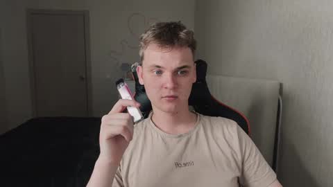 Snapshot of lucas_dany chatting on 09-18-25, 02:57 Lucas Gill online show from 09-18-25, 02:57