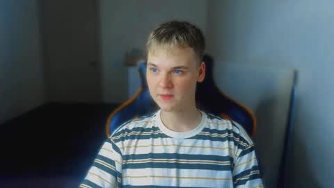 Snapshot of lucas_dany chatting on 09-19-25, 02:24 Lucas Gill online show from 09-19-25, 02:24