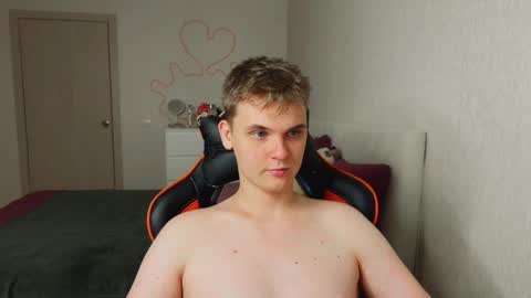 Snapshot of lucas_dany chatting on 09-30-25, 04:39 Lucas Gill online show from 09-30-25, 04:39