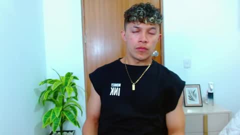 Lucas Luxx online show from 02-18-26, 04:14