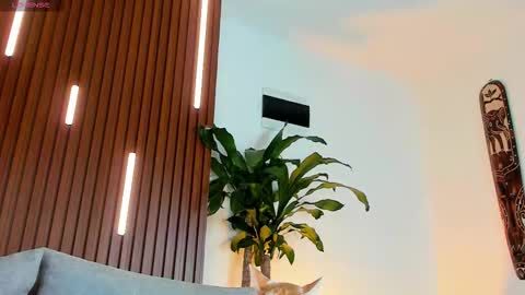 LUCA SANTOS online show from 10-23-25, 01:05