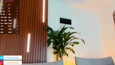 LUCA SANTOS online show from 10-28-25, 01:31