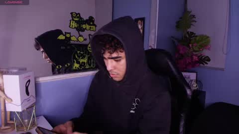 lucascarterr online show from 10-01-25, 12:05