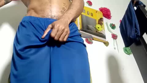 Snapshot of lucascastrohot chatting on 11-11-25, 03:23 Daniel online show from 11-11-25, 03:23