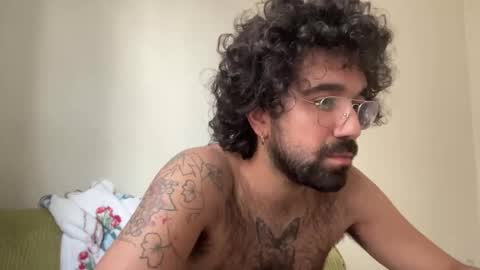 Snapshot of lucaxjay chatting on 10-14-25, 11:38 Luca x Jay online show from 10-14-25, 11:38