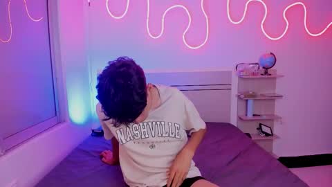 Luccas Ferreira online show from 11-18-25, 07:07