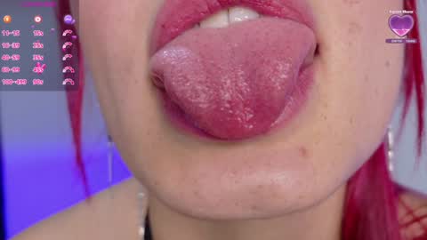 Snapshot of luccycollins_ chatting on 01-20-25, 04:01 Luccy online show from 01-20-25, 04:01