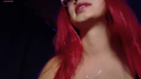 Snapshot of luccycollins_ chatting on 10-21-25, 03:51 Luccy online show from 10-21-25, 03:51