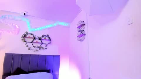 Lucero  online show from 04-11-26, 03:33