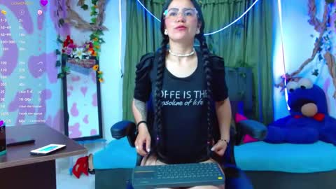 lucessita online show from 10-10-25, 02:10