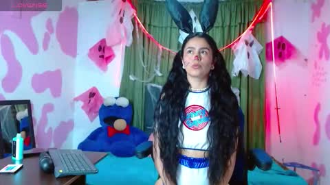 lucessita online show from 10-18-25, 04:37