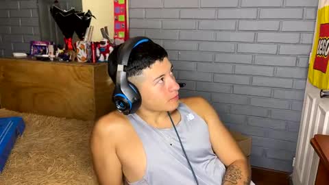 Snapshot of luchosaando chatting on 12-22-24, 04:17 Felipe online show from 12-22-24, 04:17