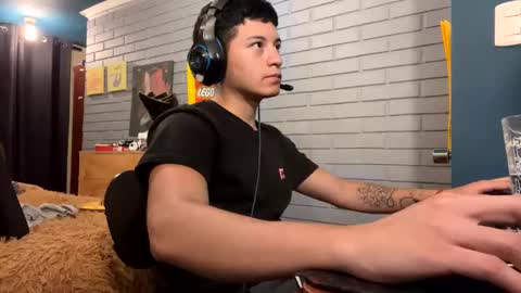 Snapshot of luchosaando chatting on 01-08-25, 02:46 Felipe online show from 01-08-25, 02:46