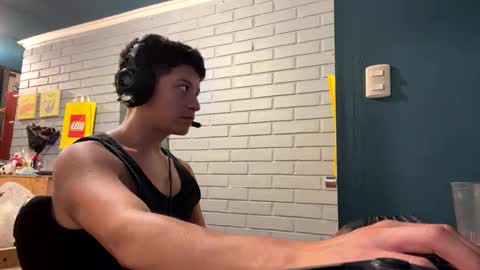 Snapshot of luchosaando chatting on 01-31-25, 12:39 Felipe online show from 01-31-25, 12:39