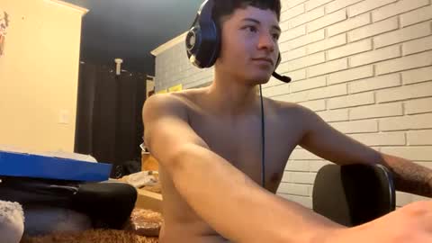 Snapshot of luchosaando chatting on 02-10-25, 12:52 Felipe online show from 02-10-25, 12:52