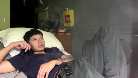 Snapshot of luchosaando chatting on 02-12-25, 12:27 Felipe online show from 02-12-25, 12:27