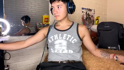 Snapshot of luchosaando chatting on 02-16-25, 11:59 Felipe online show from 02-16-25, 11:59