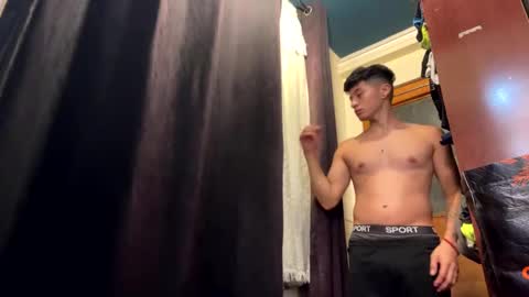 Snapshot of luchosaando chatting on 02-25-25, 03:09 Felipe online show from 02-25-25, 03:09