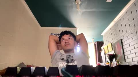 Snapshot of luchosaando chatting on 03-05-25, 02:12 Felipe online show from 03-05-25, 02:12