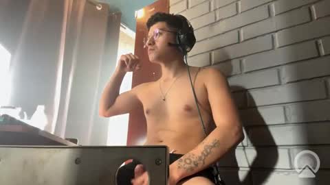 Snapshot of luchosaando chatting on 09-16-25, 12:17 Felipe online show from 09-16-25, 12:17