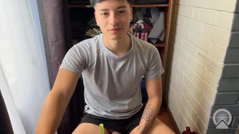 Snapshot of luchosaando chatting on 09-29-25, 03:39 Felipe online show from 09-29-25, 03:39