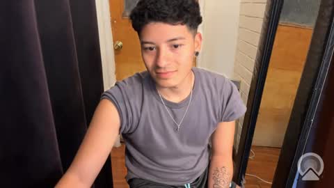 Snapshot of luchosaando chatting on 10-01-25, 12:05 Felipe online show from 10-01-25, 12:05