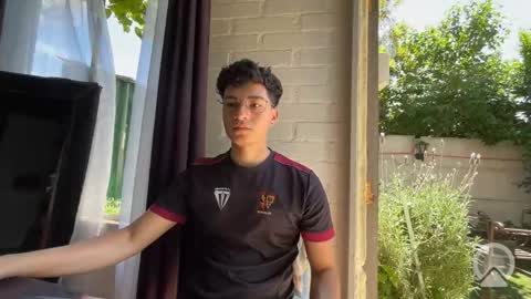 Snapshot of luchosaando chatting on 10-31-25, 03:57 Felipe online show from 10-31-25, 03:57