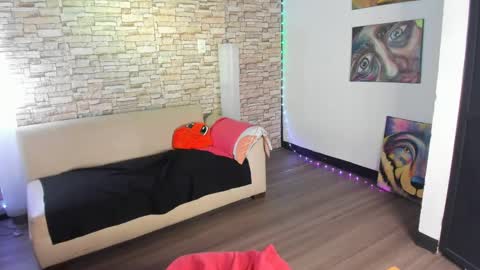 Snapshot of lucia_amores chatting on 03-05-25, 09:16 Luci online show from 03-05-25, 09:16