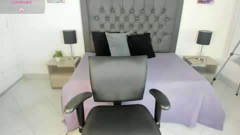 Lucia online show from 10-21-25, 12:55