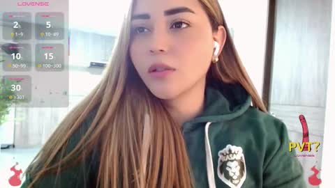 lucia star  online show from 11-24-25, 11:15