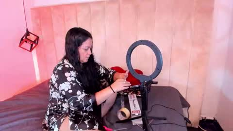 Snapshot of lucia_vonne chatting on 09-18-25, 02:19 Lucia Vonne online show from 09-18-25, 02:19