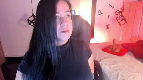 Snapshot of lucia_vonne chatting on 10-16-25, 01:23 Lucia Vonne online show from 10-16-25, 01:23