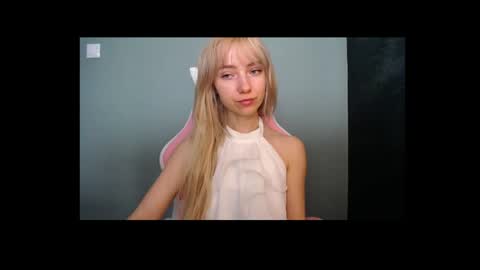 Lucy online show from 04-19-26, 08:02