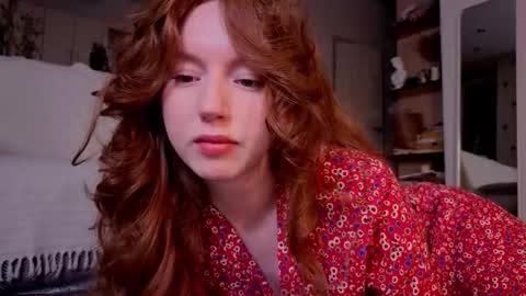 Lucia online show from 09-27-25, 04:56