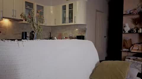 Lucia online show from 10-04-25, 03:21