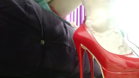 Luci online show from 11-04-25, 08:52