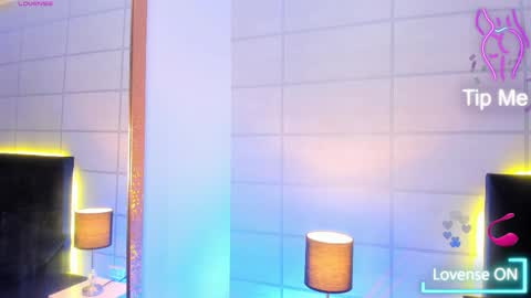 Snapshot of luciana_blush chatting on 11-16-25, 04:18 lucy online show from 11-16-25, 04:18