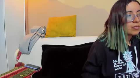 Snapshot of lucianacapisce chatting on 10-16-25, 01:06 Dani 3 online show from 10-16-25, 01:06