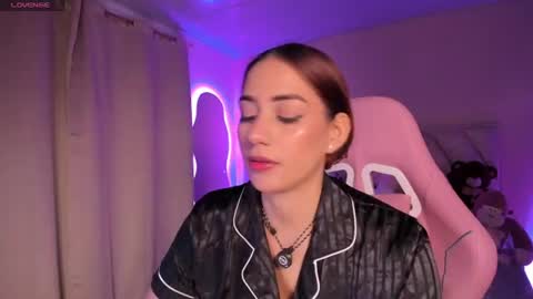 Snapshot of lucianacarter chatting on 07-09-26, 09:46 online show from 07-09-26, 09:46