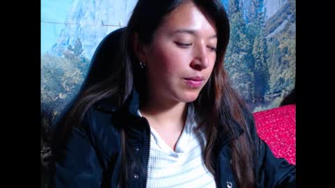 Snapshot of lucianahalen chatting on 10-27-25, 07:40 Lucy online show from 10-27-25, 07:40