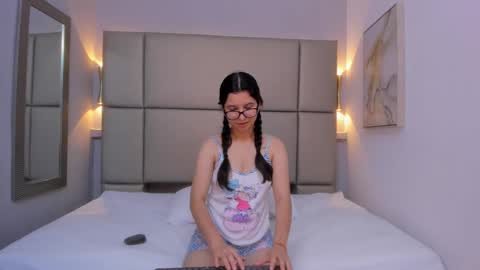 Luci  online show from 02-10-25, 02:59