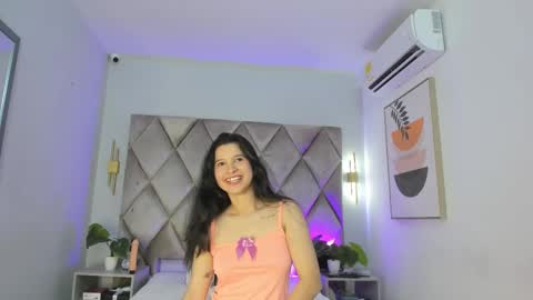 Luci  online show from 03-10-25, 11:42