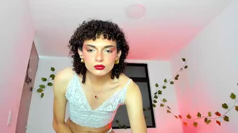 Snapshot of lucianromeo17 chatting on 02-23-25, 04:39 Lucy or Lucian 3 Come to my social Links3 online show from 02-23-25, 04:39