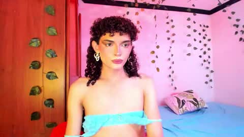 Snapshot of lucianromeo17 chatting on 09-14-25, 07:24 Lucy or Lucian 3 Come to my social Links3 online show from 09-14-25, 07:24