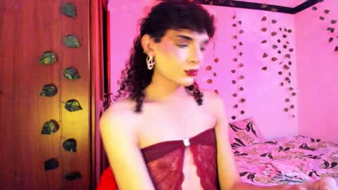 Snapshot of lucianromeo17 chatting on 09-22-25, 04:36 Lucy or Lucian 3 Come to my social Links3 online show from 09-22-25, 04:36