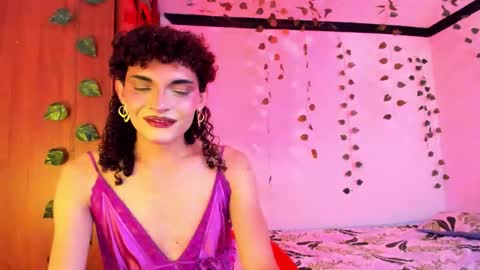 Snapshot of lucianromeo17 chatting on 09-26-25, 07:23 Lucy or Lucian 3 Come to my social Links3 online show from 09-26-25, 07:23